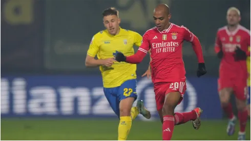 Joao Mario of SL Benfica and Bogdan Milovanov of FC Arouca