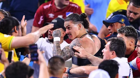 Darwin Nunez of Uruguay fights with Fans o Aficion during the CONMEBOL Copa America 2024 Semi-final match between Uruguay and Colombia, at Bank of America Stadium, on July 10, 2024 in Charlotte, North Carolina, United States.