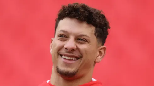 Patrick Mahomes #15 of the Kansas City Chiefs warms up before the game against the Cincinnati Bengals at GEHA Field at Arrowhead Stadium on December 31, 2023 in Kansas City, Missouri.