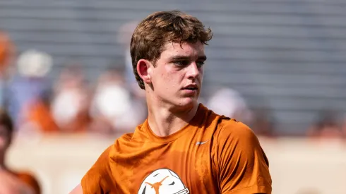 Arch Manning 16 of the Texas Longhorns during pregame warmups before the game vs the UTSA Roadrunners at DKR-Memorial Stadium. Austin USA
