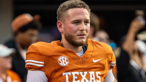 Quinn Ewers 3 of the Texas Longhorns warming up before the game vs the Georgia Bulldogs at DKR-Memorial Stadium.