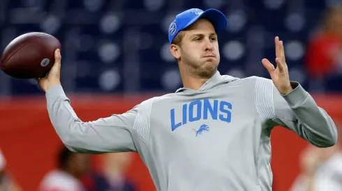 Jared Goff #16 of the Detroit Lions warms up prior to the game against the Houston Texans at NRG Stadium on November 10, 2024 in Houston, Texas.