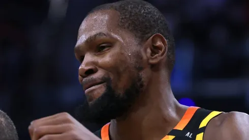 Kevin Durant #35 of the Phoenix Suns shakes hands with head coach Tyronn Lue of the LA Clippers after a 125-119 Suns win at Intuit Dome on October 31, 2024 in Inglewood, California.