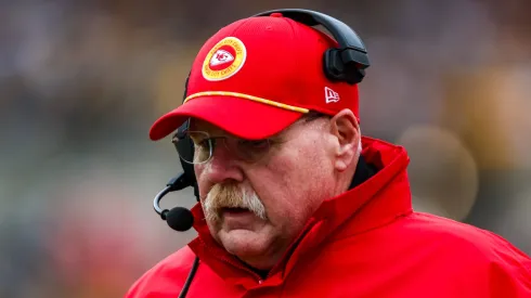 Kansas City Chiefs head coach ANDY REID on the sideline during the NFL, American Football Herren, USA football game between the Pittsburgh Steelers and the Kansas City Chiefs in Pittsburgh, Pennsylvania.