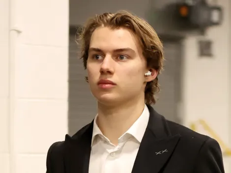 Blackhawks GM Kyle Davidson issues bold warning to Connor Bedard, rest of the team amid lackluster season