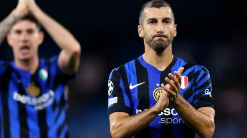 Henrikh Mkhitaryan of FC Internazionale wearing a black armband