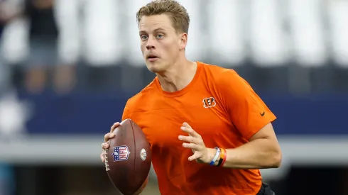 Joe Burrow #9 of the Cincinnati Bengals warms up before the game against the Dallas Cowboys at AT&T Stadium on September 18, 2022 in Arlington, Texas.