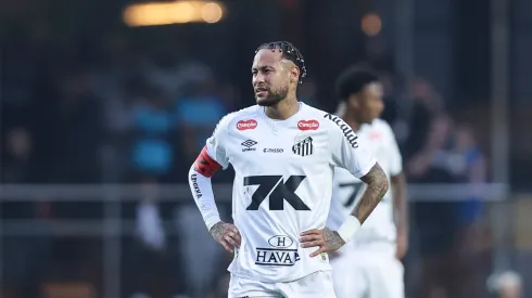Neymar of Santos reacts during a Brasileirao 2025 match between Santos and Vasco da Gama