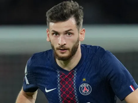Why is Khvicha Kvaratskhelia not playing for PSG vs Barcelona today in 2025-26 UEFA Champions League?