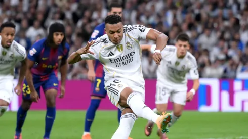 Kylian Mbappe missing a penalty for Real Madrid vs. Barcelona.