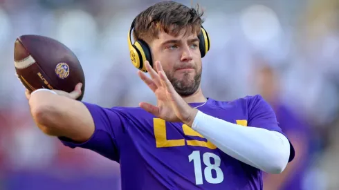 Quarterback Garrett Nussmeier #18 of the Louisiana State Tigers.