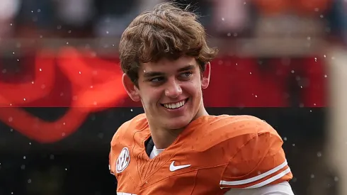 Arch Manning #16 of the Texas Longhorns against the Vanderbilt Commodores