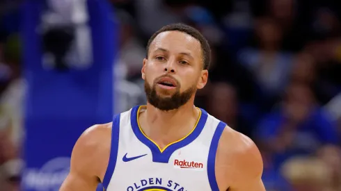 Stephen Curry of the Golden State Warriors brings the ball up.