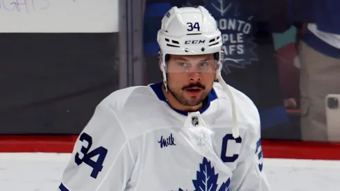 Auston Matthews #34 of the Toronto Maple Leafs skates in an NHL game.