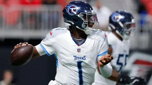 Cameron Ward #1 of the Tennessee Titans