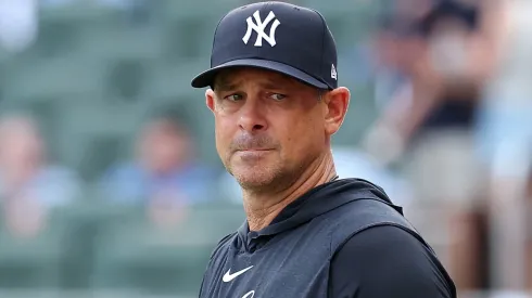Aaron Boone #17 of the New York Yankees during a game.