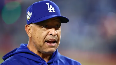 Manager Dave Roberts #30 of the Los Angeles Dodgers reacts.