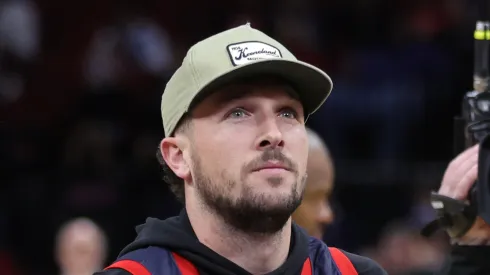 Alex Bregman remains unsigned in MLB free agency