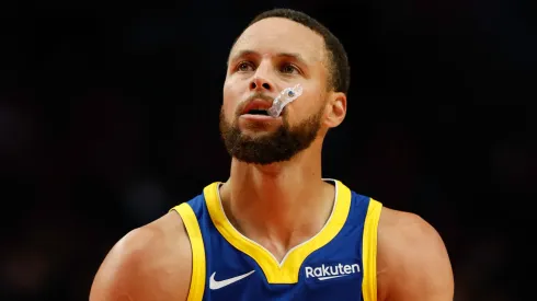 Stephen Curry #30 of the Golden State Warriors eyes a free throw.