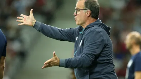 Marcelo Bielsa dirigiendo a Lille.