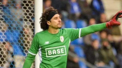 Ochoa estuvo muy cerca de atajar el penal.