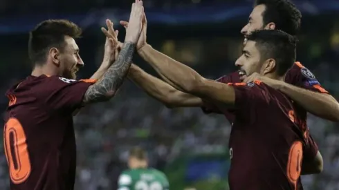CELEBRA EL BARCELONA. Así festejaron Messi, Suárez y Busquets en Portugal contra el Sporting.