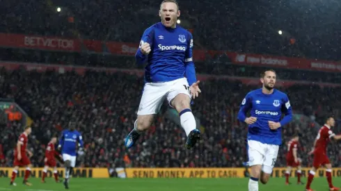 Rooney anotó para el 1-1 de Everton ante Liverpool en el derbi.