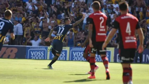 Germán Herrera celebra su tanto de cabeza.