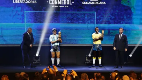 En Twitter dicen que el Chiqui Tapia se durmió en la ceremonia