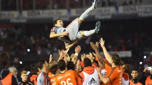 SE FUE A LO GRANDE. Una de las últimas imágenes de Barovero como jugador de River en el Monumental.