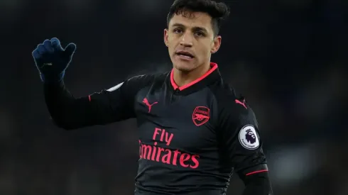Alexis Sánchez con la piel del Arsenal