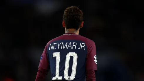 Neymar con la camiseta de Paris Saint Germain.