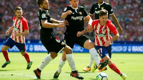 Vietto con la camiseta de Atlético Madrid.