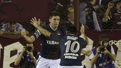 El zaguero fue uno de los pilares de Lanús en 2017, su salida sería por un costo alto (FOTO: Getty)