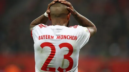 Arturo Vidal, defendiendo la piel de Bayern Munich.