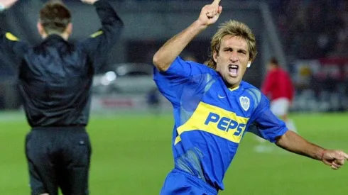 EL MÁS IMPORTANTE. Cascin señala a la hinchada de Boca después de marcar el gol de la Intercontinental 2003.