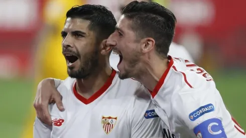 GRITA EL EVER. Banega celebra el tanto de penal para quebrar la serie.