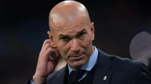 "MAL". Zidane combinó su rostro y sus palabras para definir el momento del Real Madrid.