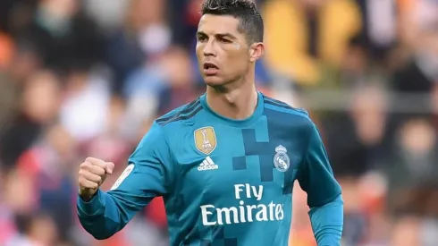 COMO TERMINATOR. Ronaldo aventaja al Real Madrid en Mestalla.