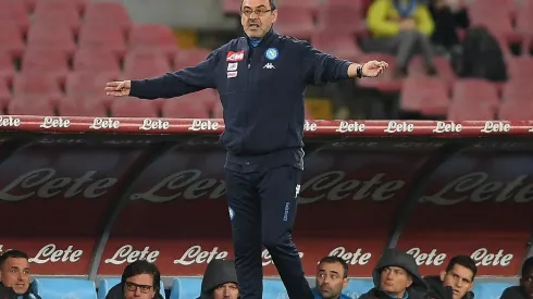 Maurizio Sarri dio forma a un Napoli que juega como pocos en Europa.