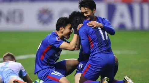 Los jugadores celebran muy contentos