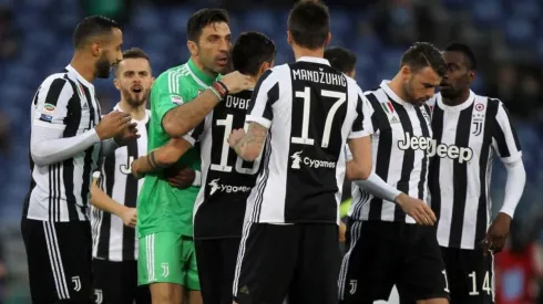 Buffon, exultante por el triunfo de su equipo.