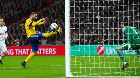 De un cachetazo, Higuaín alimentó el sueño de Juventus