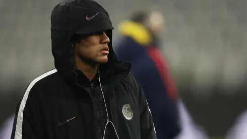 Neymar, todo encapuchado...