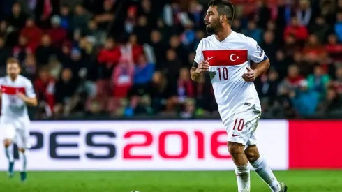 Arda Turan con el seleccionado turco.