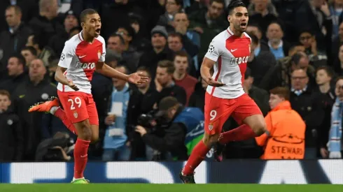 ASALTO EN MANCHESTER. Mbappé junto a Falcao con el Mónaco en la pasada Champions League (Foto: Getty).