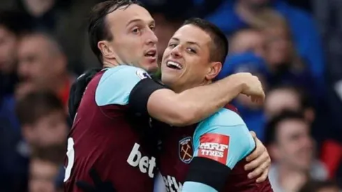 Noble intenta mantener al alza el ánimo del delantero mexicano