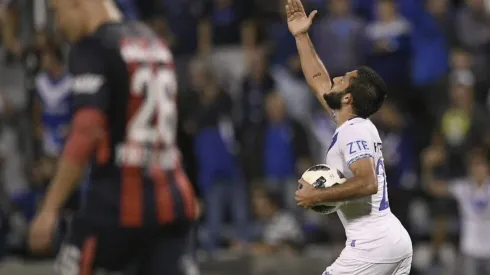 GRITALO, MONO. El joven puso el 2 a 2 y aseguró la permanencia de Vélez en Primera.