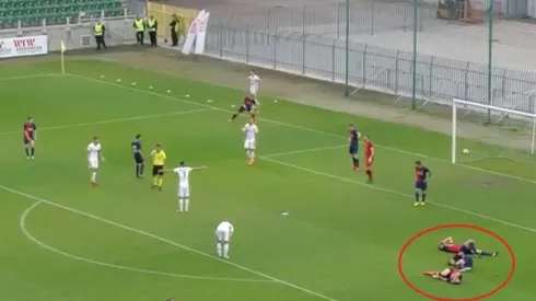 La pesadilla de cualquier entrenador: ¡Tres lesionados en la misma jugada!