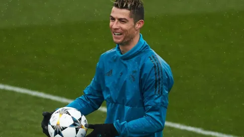 SIEMPRE CON BUEN HUMOR. Cristiano Ronaldo en un entrenamiento previo a la semifinal contra Juventus (Foto: Getty).